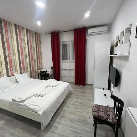 Amazing Location In The City Center Bucarest Esterno foto