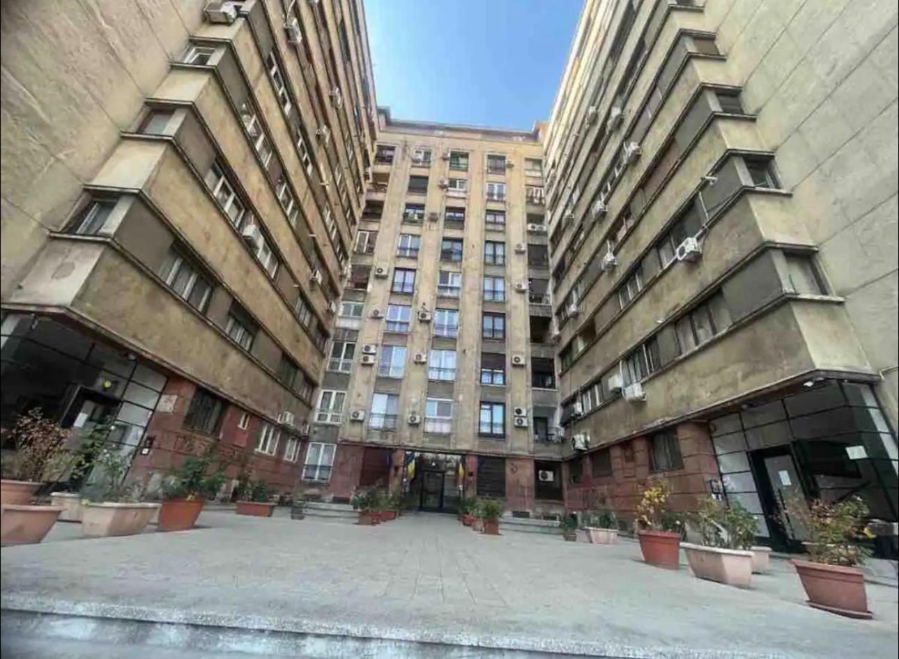 Amazing Location In The City Center Bucarest Esterno foto