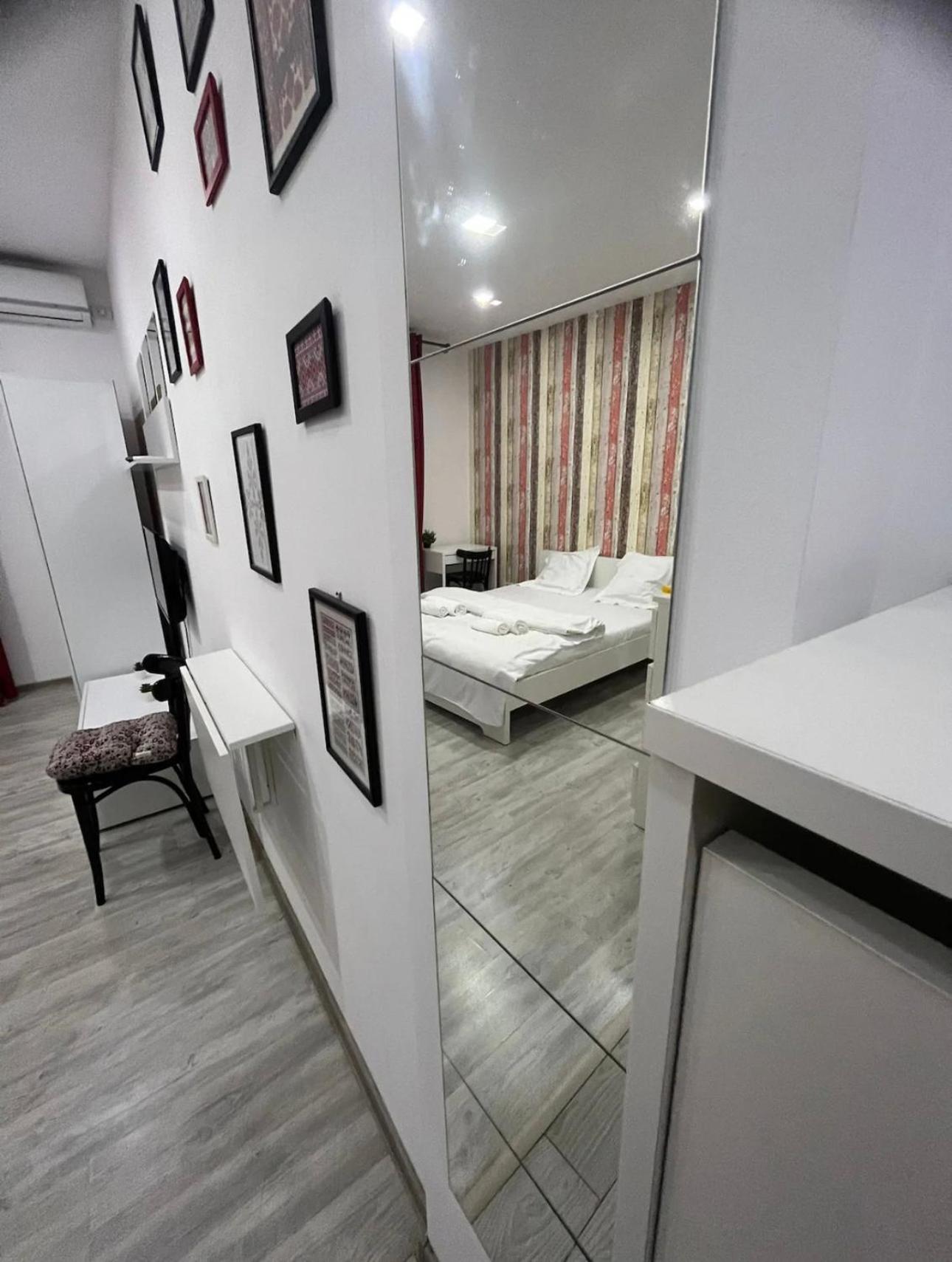 Amazing Location In The City Center Bucarest Esterno foto